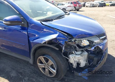 2015 Toyota Rav4 Xle z USA, uszkodzony, nr VIN 2T3RFREV3FW320304